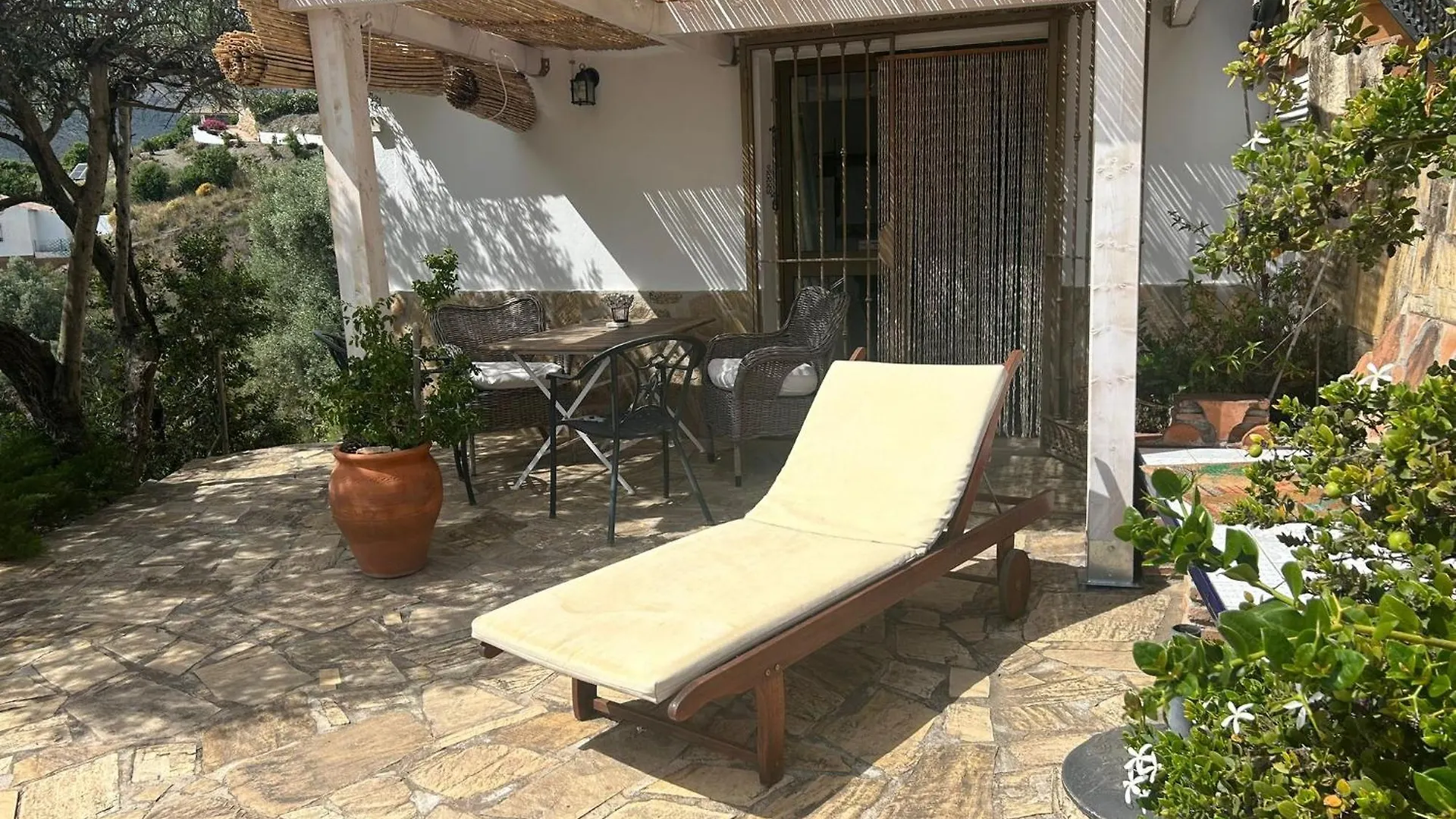 El Nispero Dulce Bed and Breakfast Alcaucín Bed & Breakfast